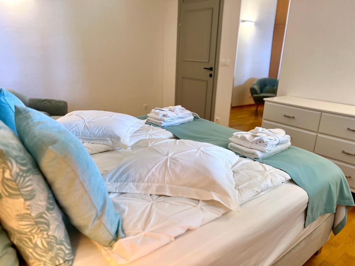 Romana I Apartment